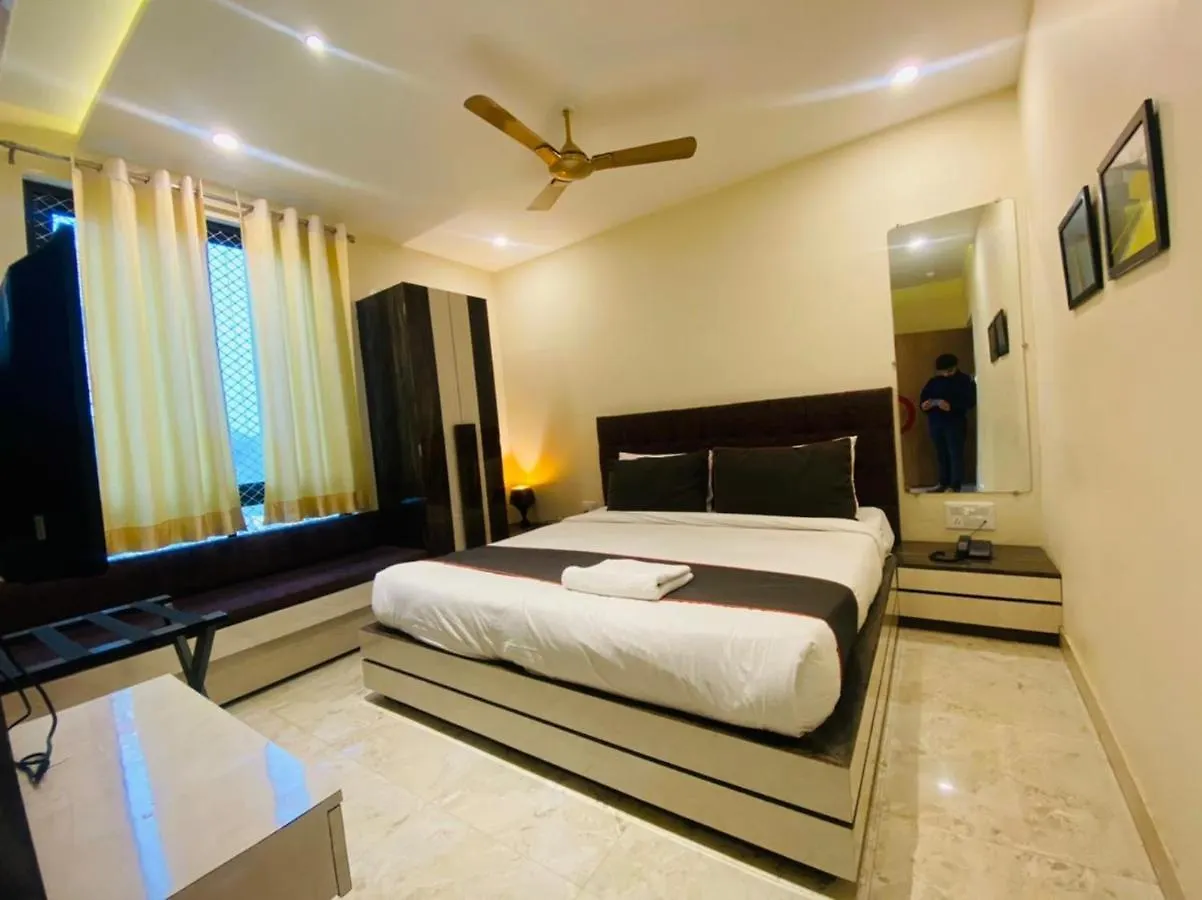 Hotel Vrindavan Palace Varanasi